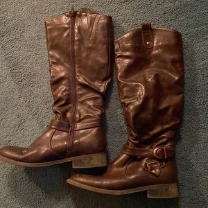 Brown soft leather over calf boots.  Very comfortable.  Size 8 women